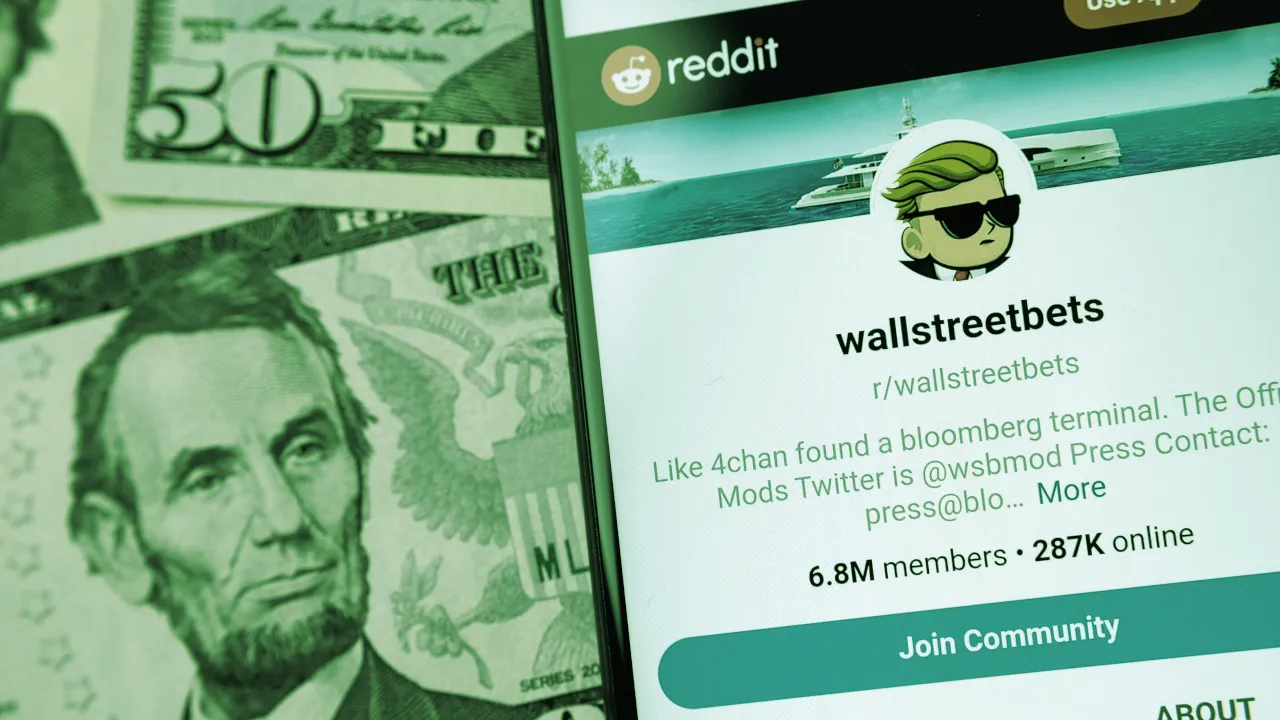 Las acciones de GameStop fueron impulsadas por el grupo de Reddit WallStreetBets. Imagen: Shutterstock