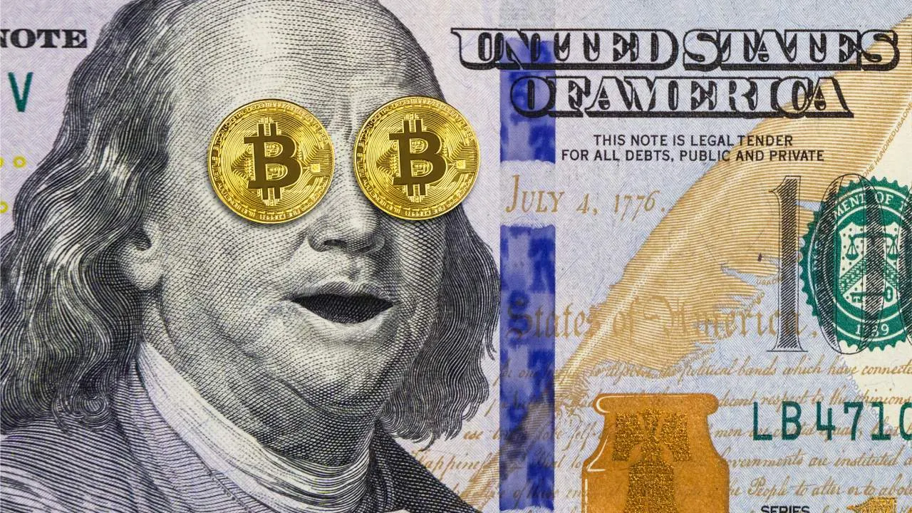 Bitcoin and the U.S. dollar. Image: Shutterstock