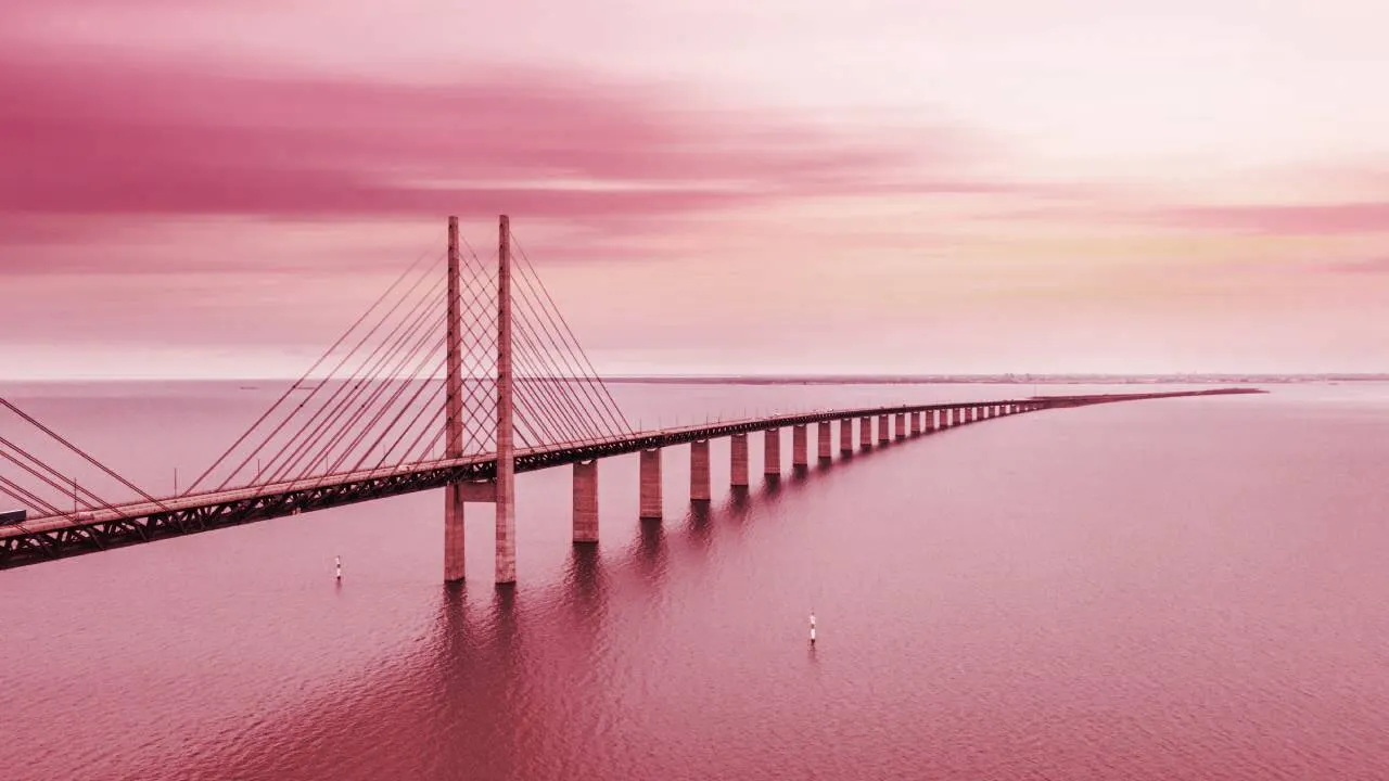 Construyendo puentes. Imagen: Shutterstock