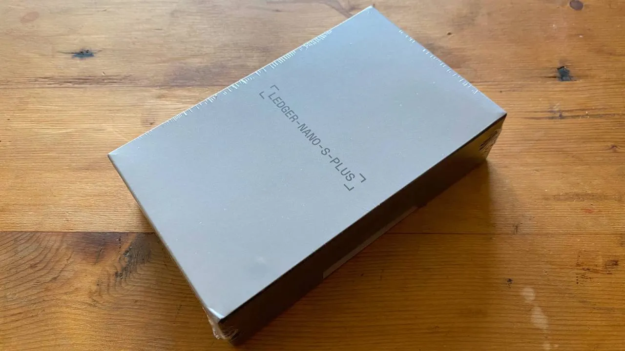 Ledger Nano S Plus packaging