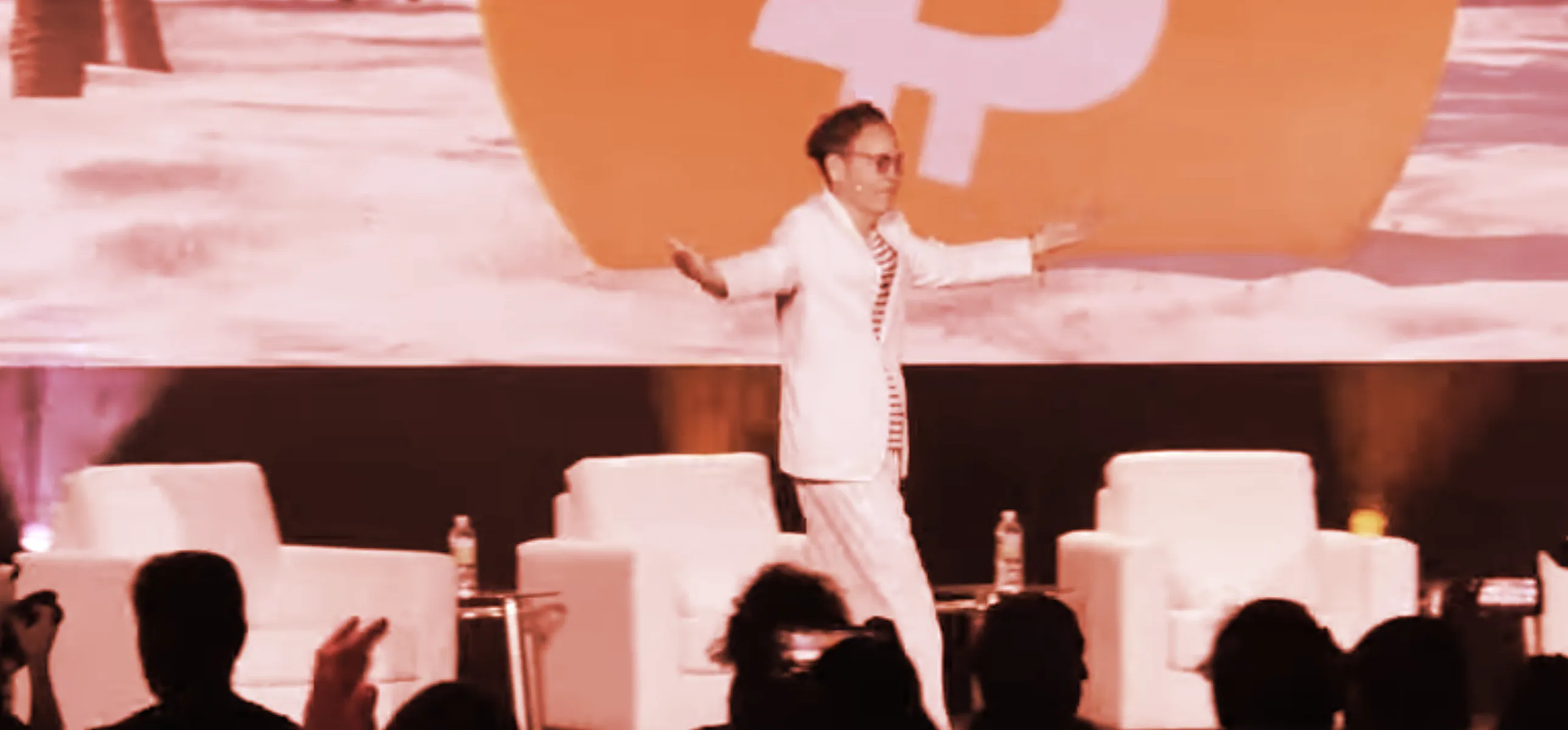 La mascota maximalista de Bitcoin, Max Keiser, en Bitcoin Miami 2021.