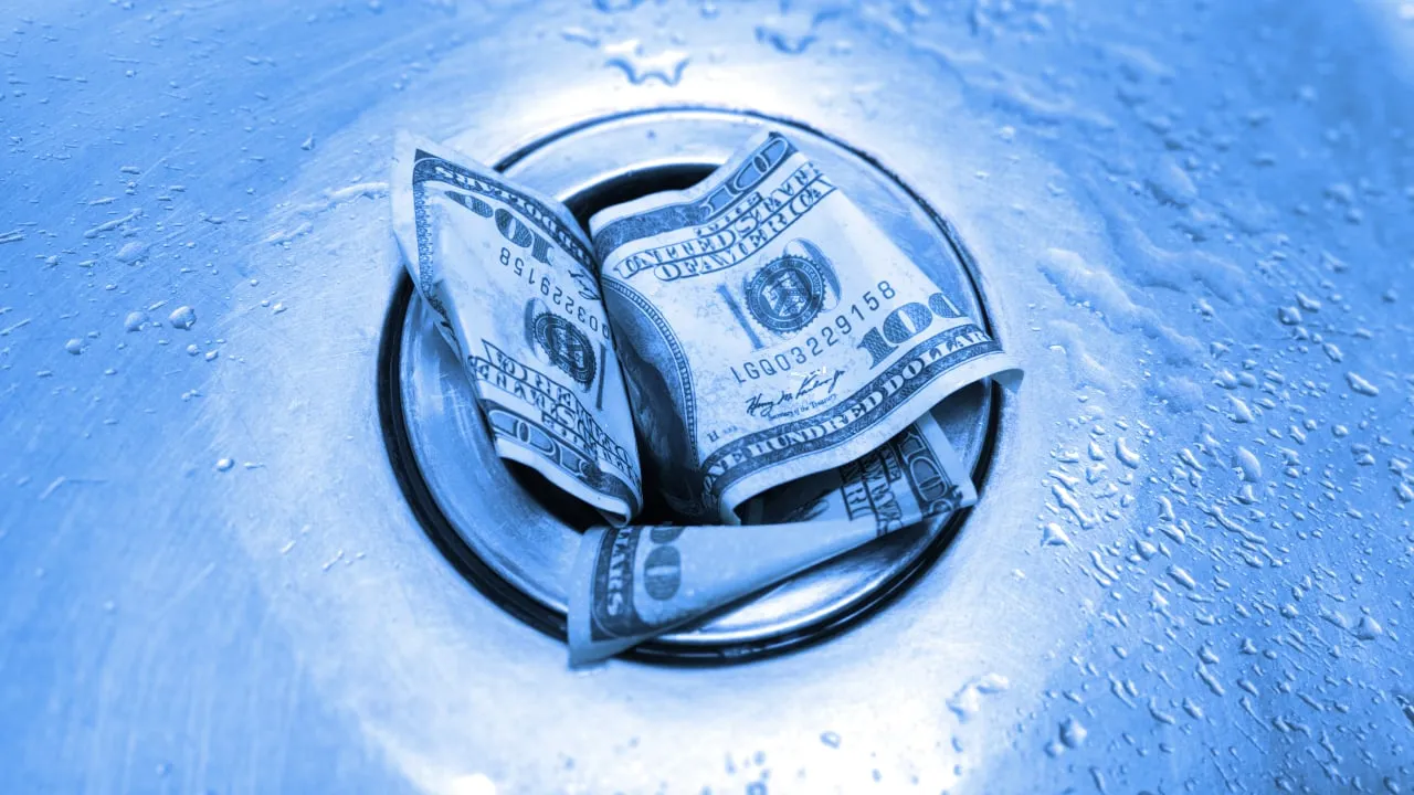 Dinero por el desagüe. Imagen: Shutterstock