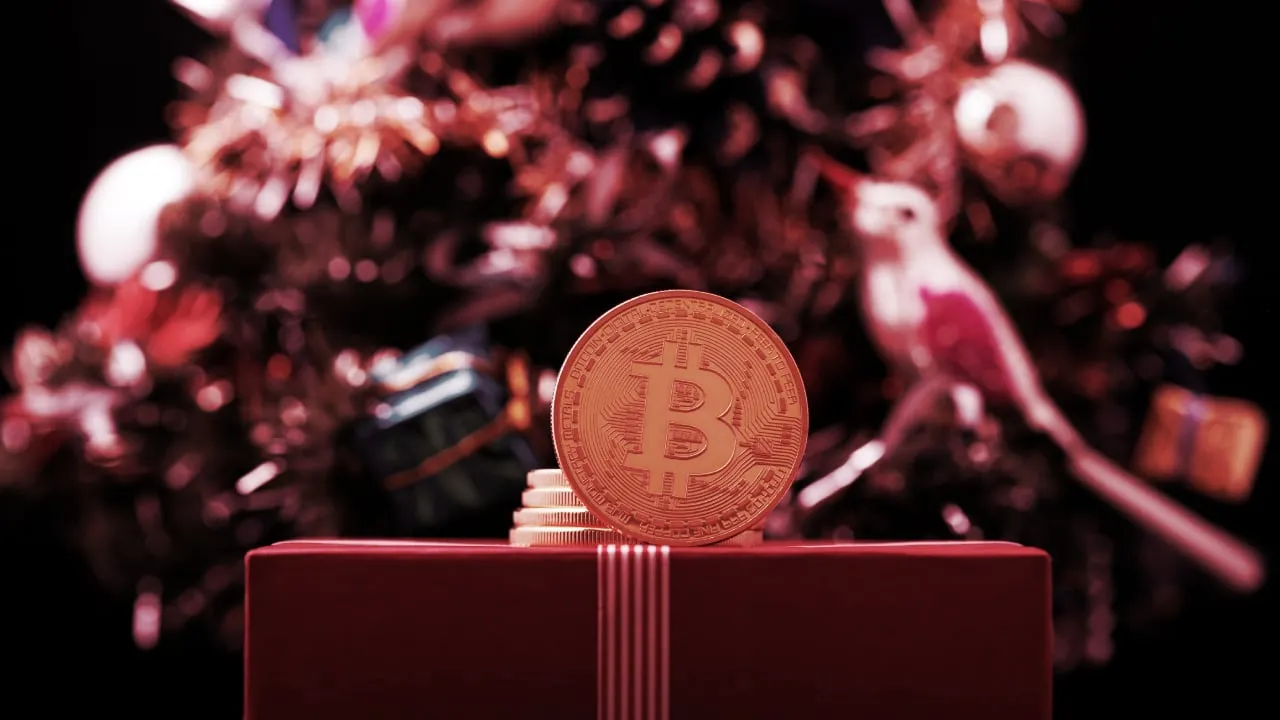 https://img.decrypt.co/insecure/rs:fit:3840:0:0:0/plain/https://cdn.decrypt.co/wp-content/uploads/2022/11/crypto-bitcoin-christmas-holiday-gID_2.jpg@webp