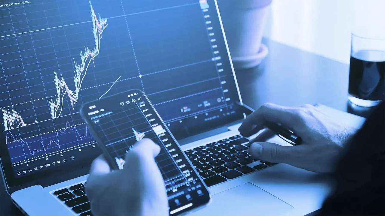 A crypto trader at work. Image: Shutterstock