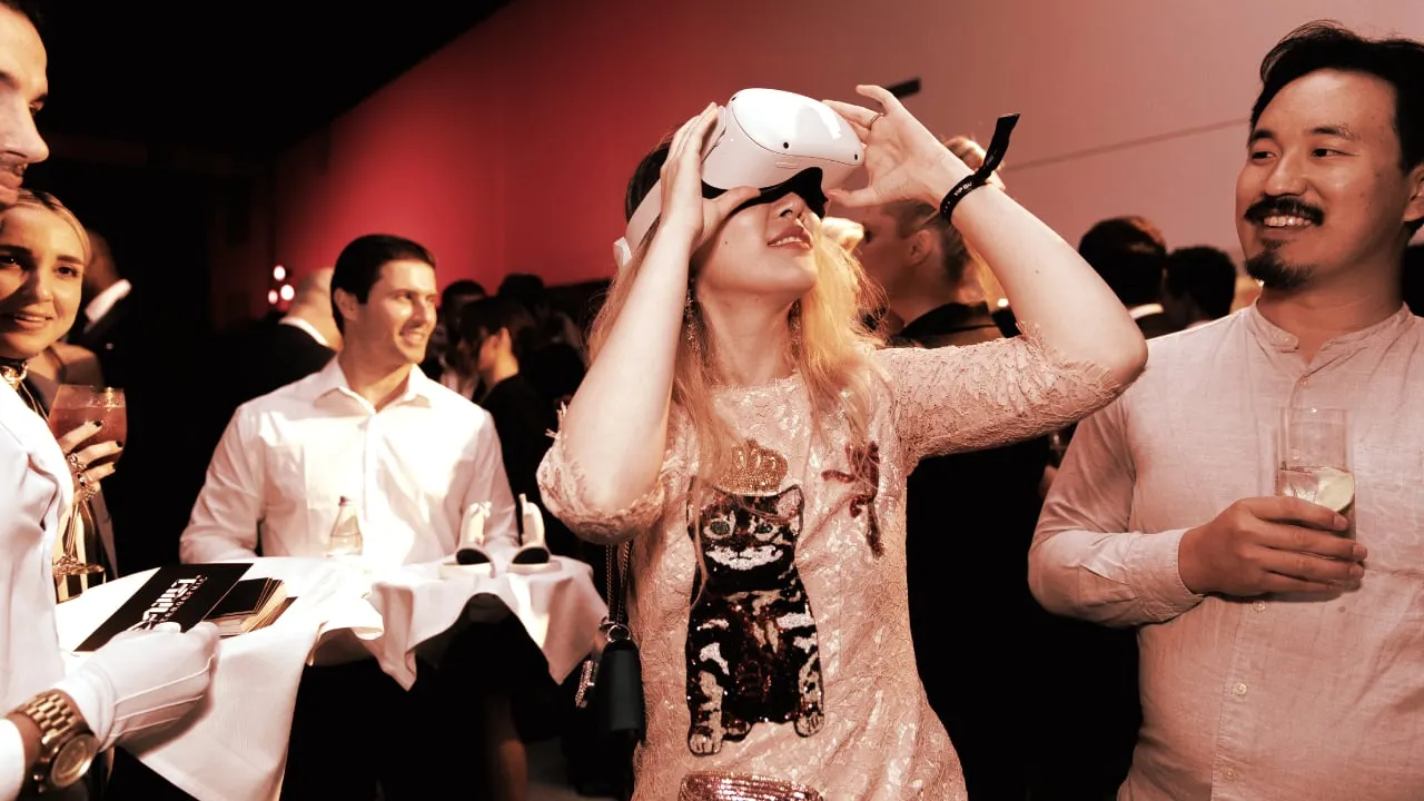 Exploring the metaverse. Image: Decrypt
