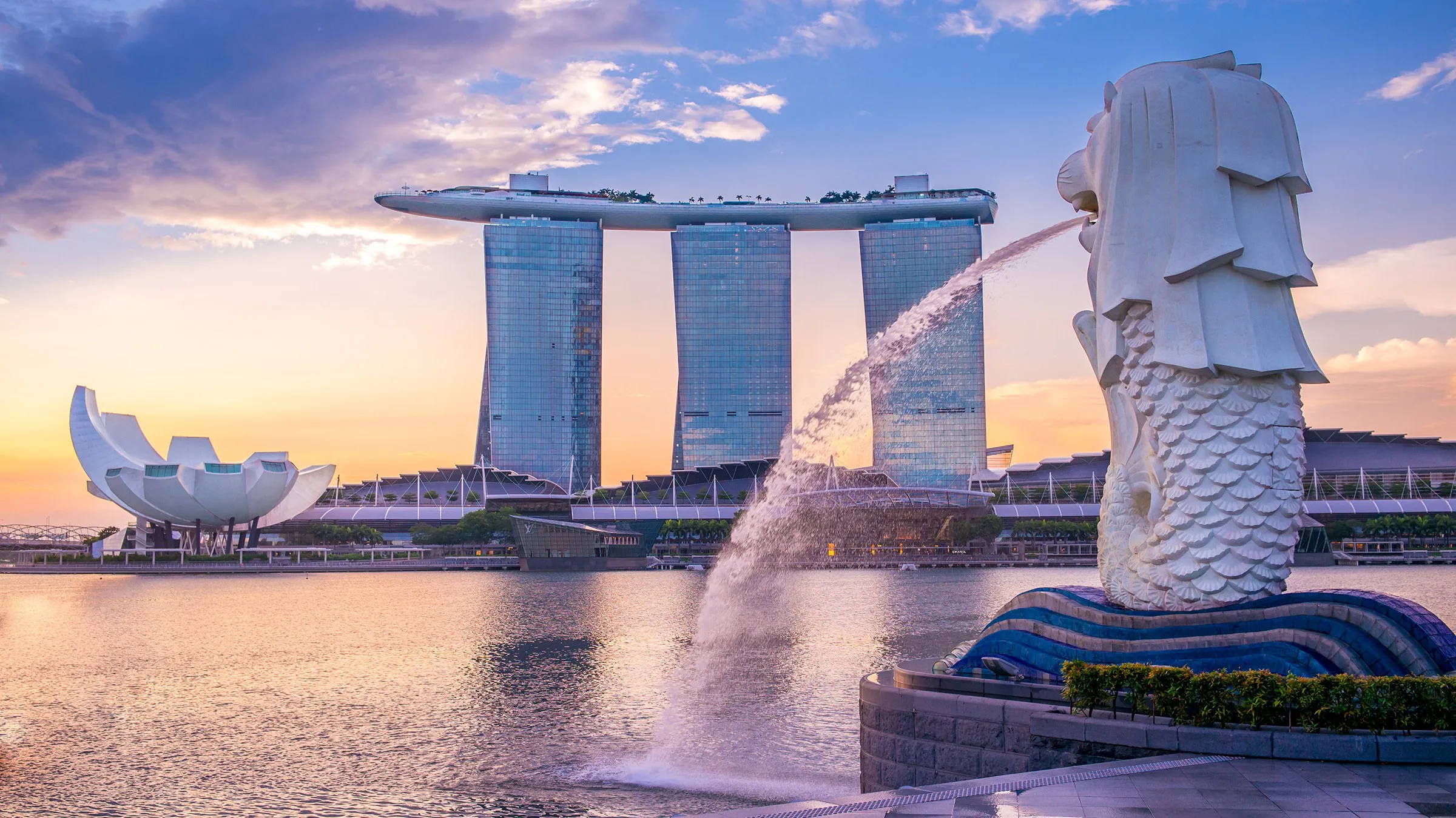 The Monetory Authority of Singapore (MAS) made notable crypto moves this week. Image: Richie Chan / Shutterstock.com