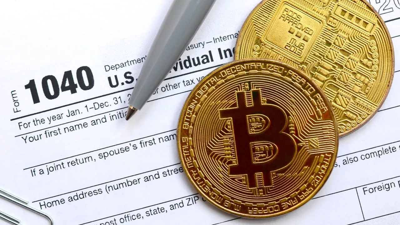 The IRS wants to know about your Bitcoin trades. Image: Shutterstock