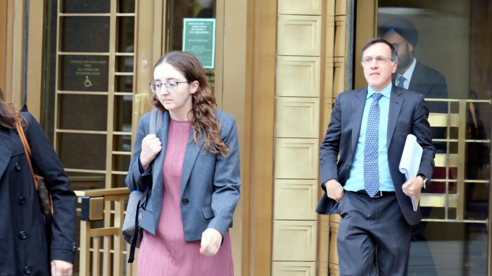 Former Alameda Research CEO Caroline Ellison leaves the courthouse after her first day of testimony in the trial of FTX founder Sam Bankman-Fried. Photo: André Beganski/Decrypt