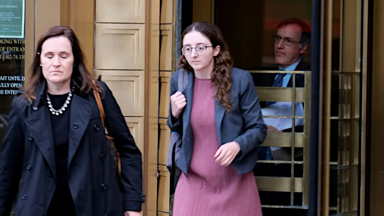 Former Alameda Research CEO Caroline Ellison leaves the courthouse after her first day of testimony in the trial of FTX founder Sam Bankman-Fried. Photo: André Beganski/Decrypt