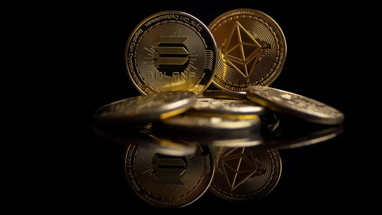 Solana and Ethereum are both proof-of-stake blockchains. Image: Shutterstock.