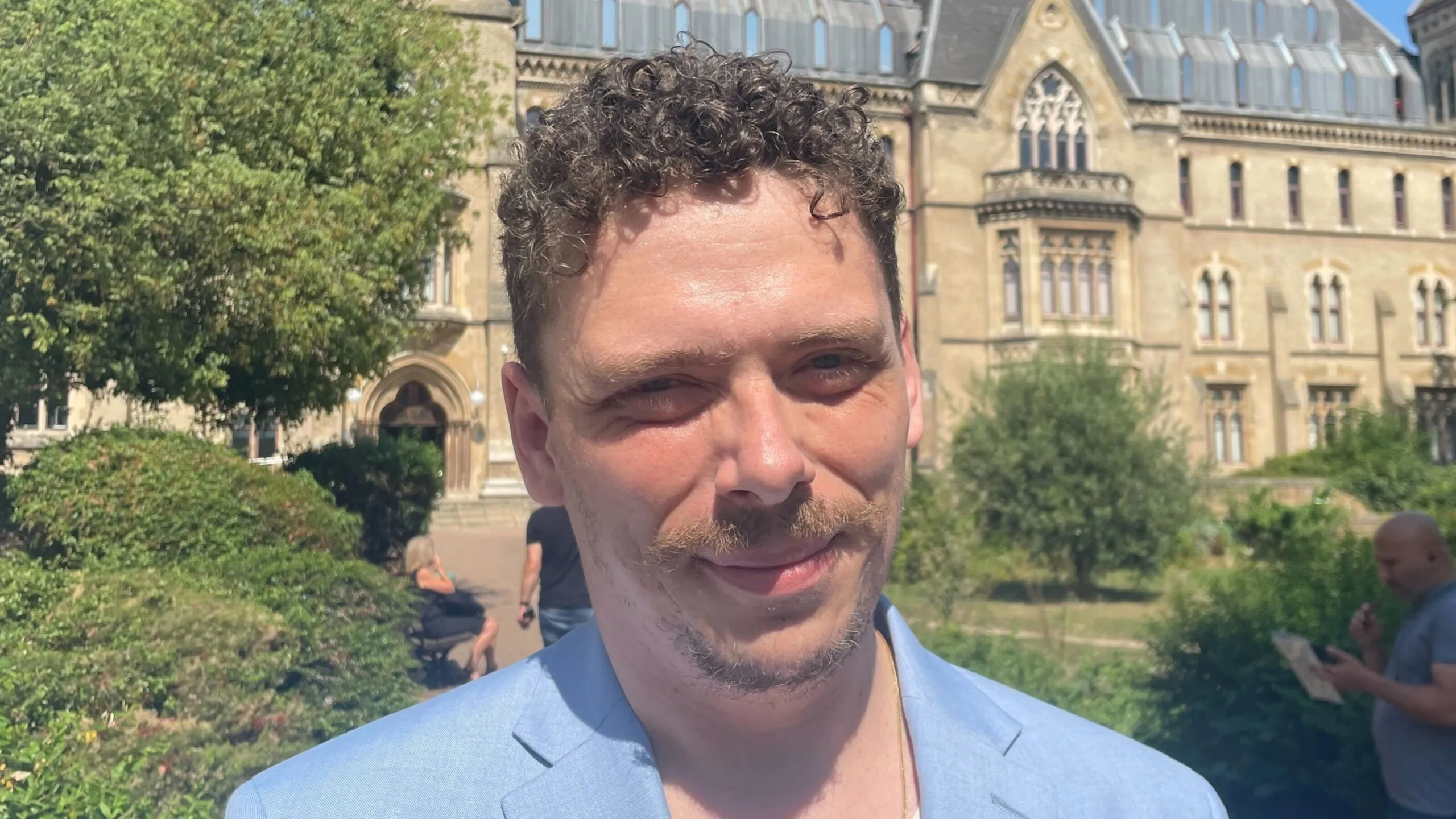 Jarett Dunn stands in front of court. Image: Decrypt.