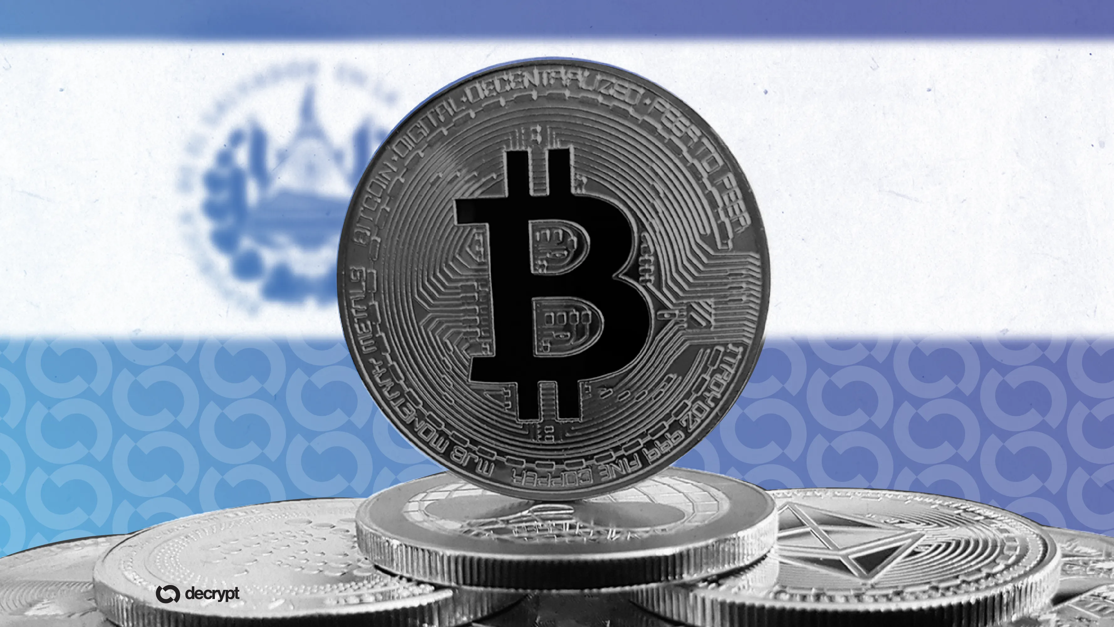 Bitcoin with El-Salvador flag. Image: Shutterstock/Decrypt
