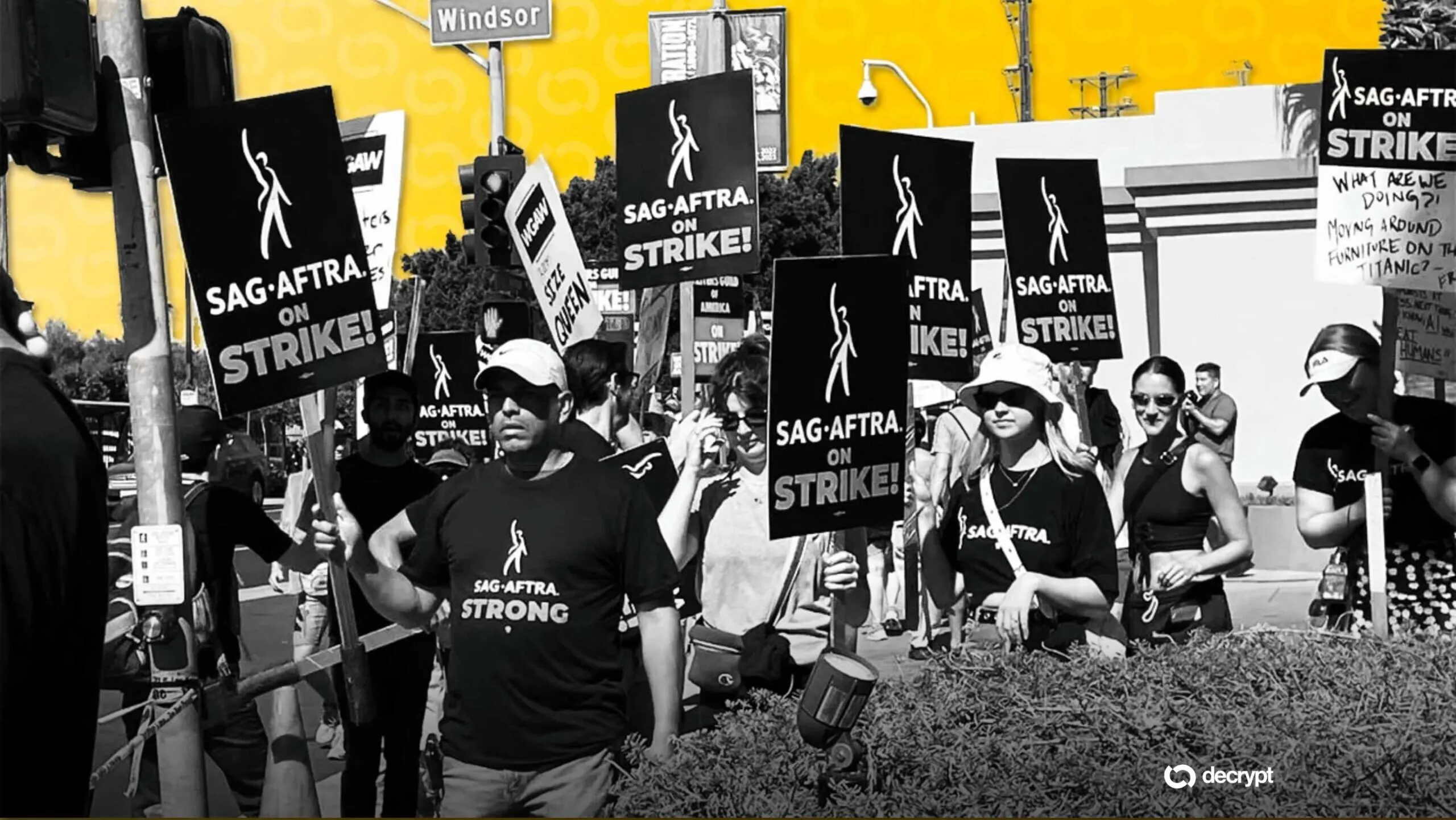 SAG-AFTRA members on strike in July 2023. Image: Jason Nelson/Decrypt