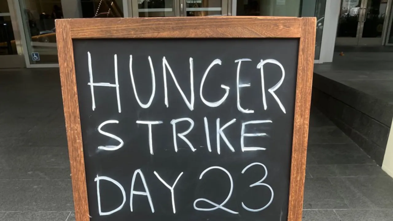 The Anthropic hunger strike continues. Image: Guido Reichstadter