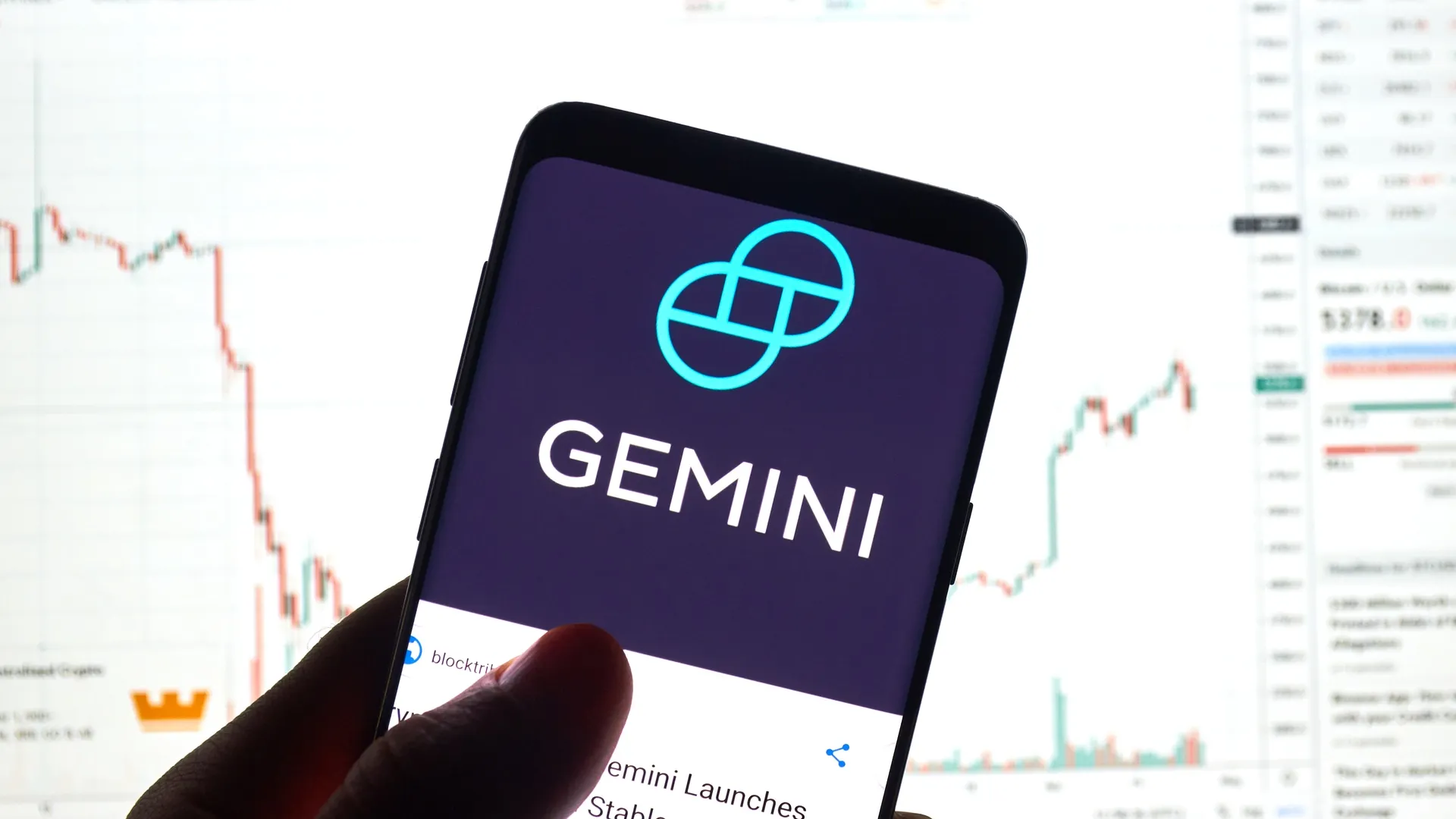 Smartphone con la app de Gemini Imagen: Shutterstock.