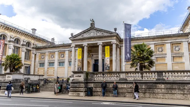 NFTs Get the Last Word at Ashmolean’s ‘Money Talks’ Exhibition