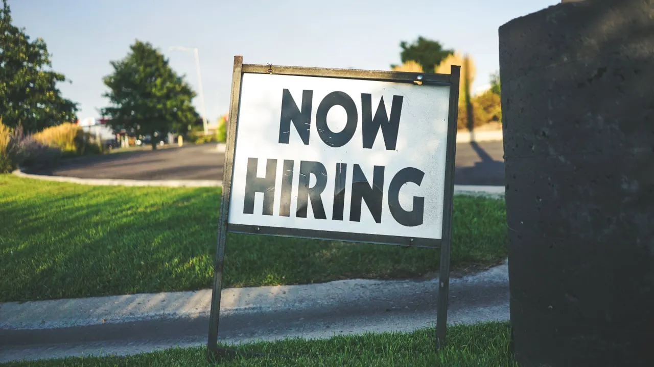 Bitcoin's Price Increases As U.S. Economy Adds More Jobs, While Altcoins Experience Minor Fluctuations