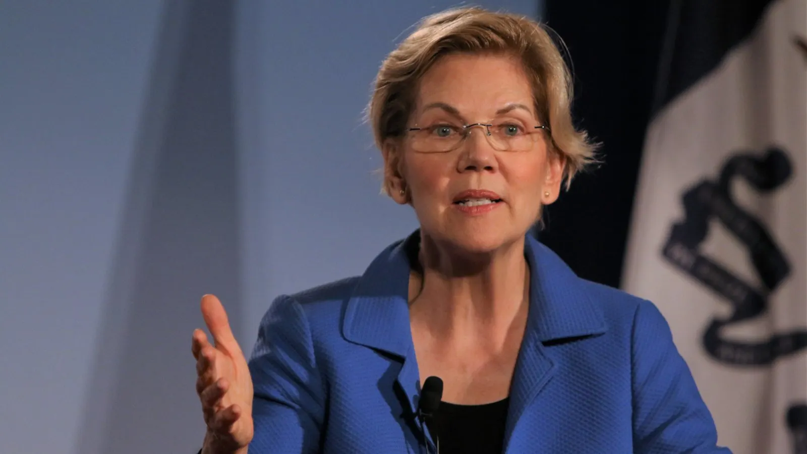 Elizabeth Warren Says Stablecoin Law Will Have Negative Consequences for Americans