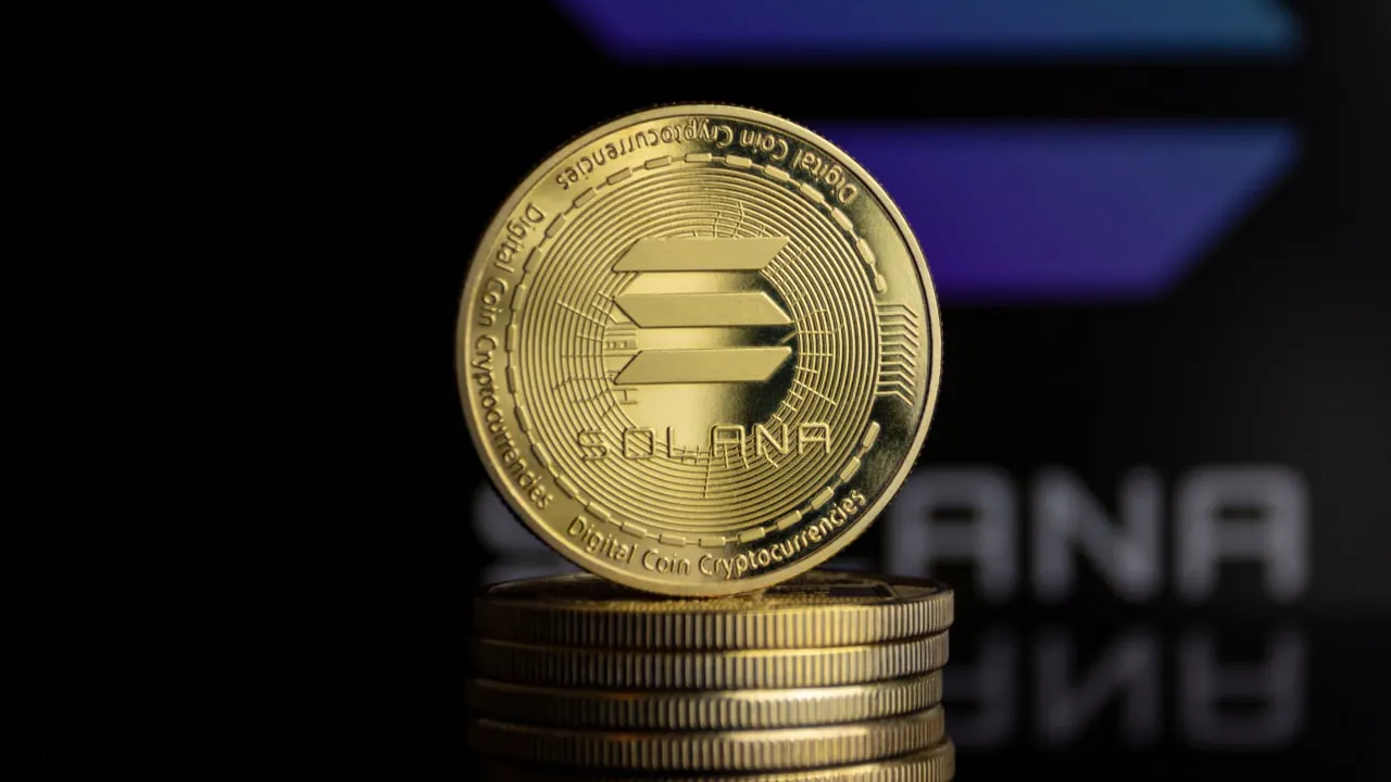Altcoins Filecoin, Polygon, and Cosmos Surge as Solana Rally Cools