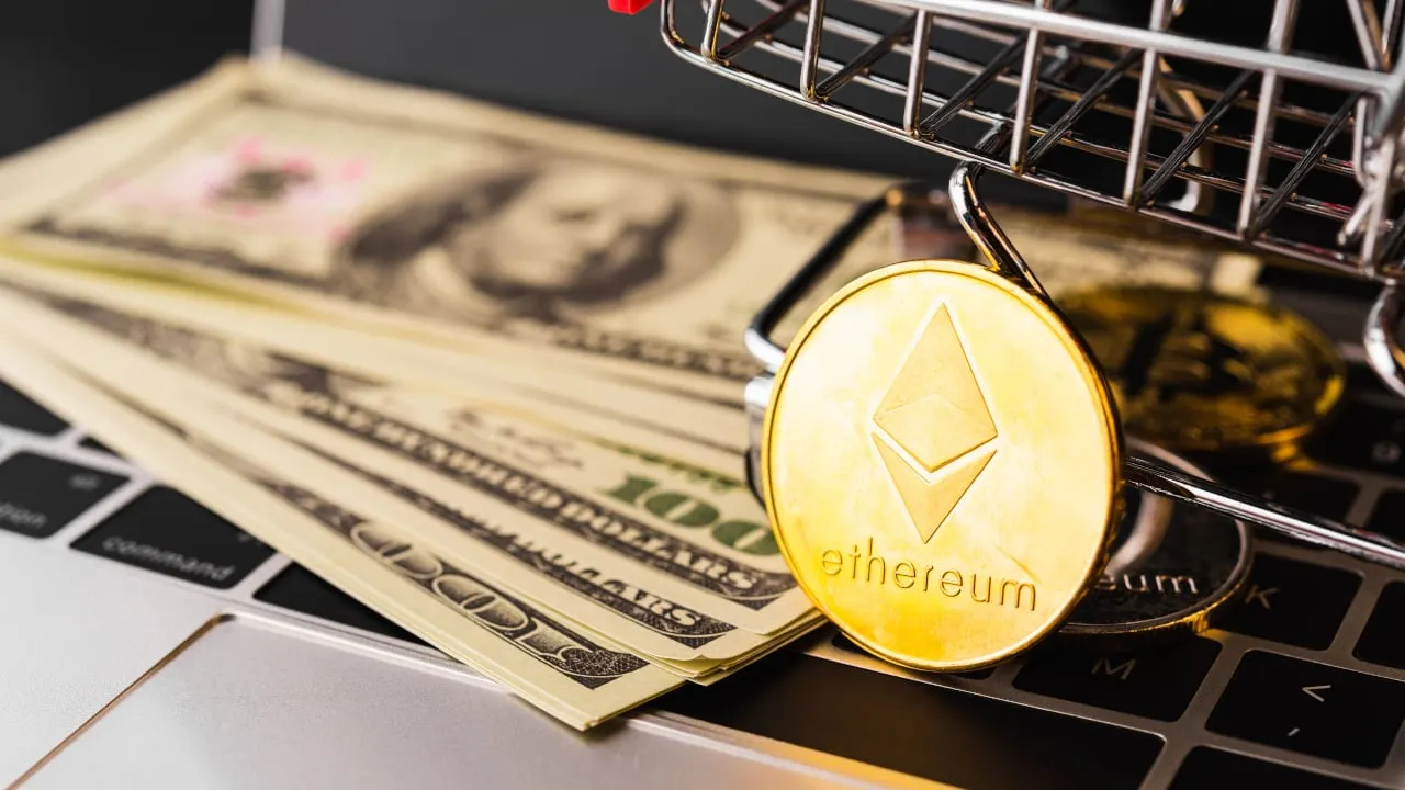 Price of Ethereum Stays Flat As Spot ETH ETFs Earn Approval, After 30% Weekly Rise