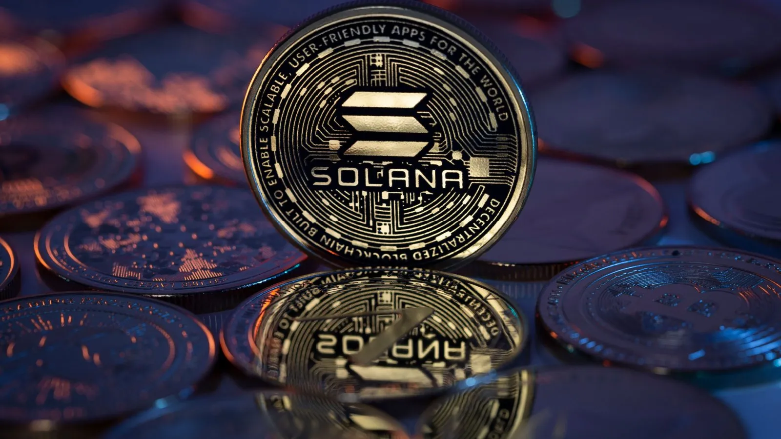 How Solana Meme Coins and DeFi Pushed SOL Above $200 for the First Time in Months